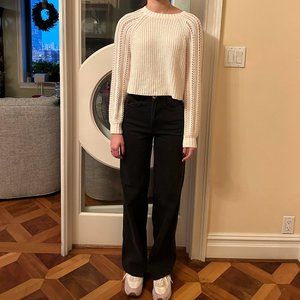 American Eagle White Cropped Sweater Long Sleeved